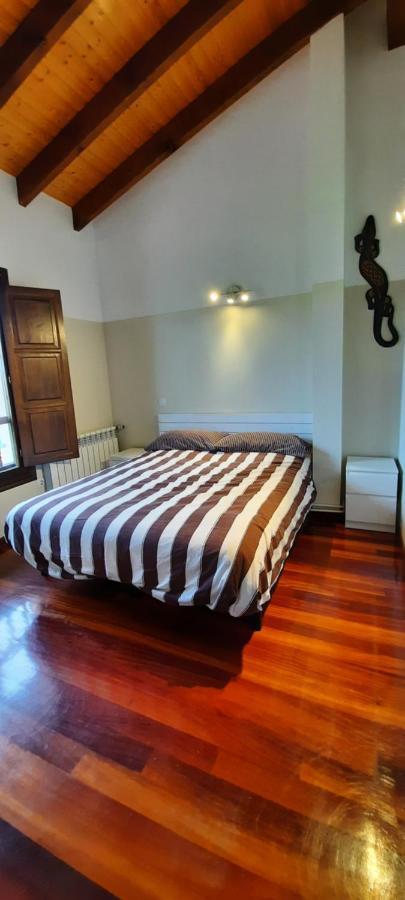 Casa En Sobarzo, Junto Al Parque De Cabarceno Villa Luaran gambar