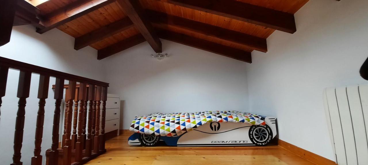 Casa En Sobarzo, Junto Al Parque De Cabarceno Villa Luaran gambar